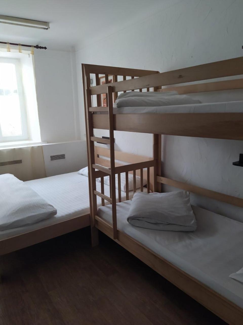 Хостел Cool Traveler Киев Экстерьер фото